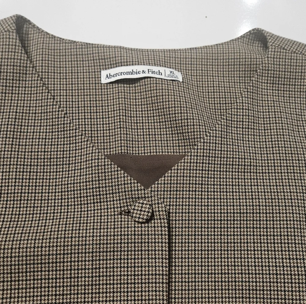 Abercrombie & Fitch Houndstooth Vest in Brown and Black - Picture 3 of 16